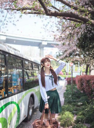 惹火少女劳拉在线观看_4K在线观看电视