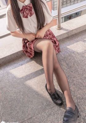 情侣奴伺候女王_迅雷下载电影